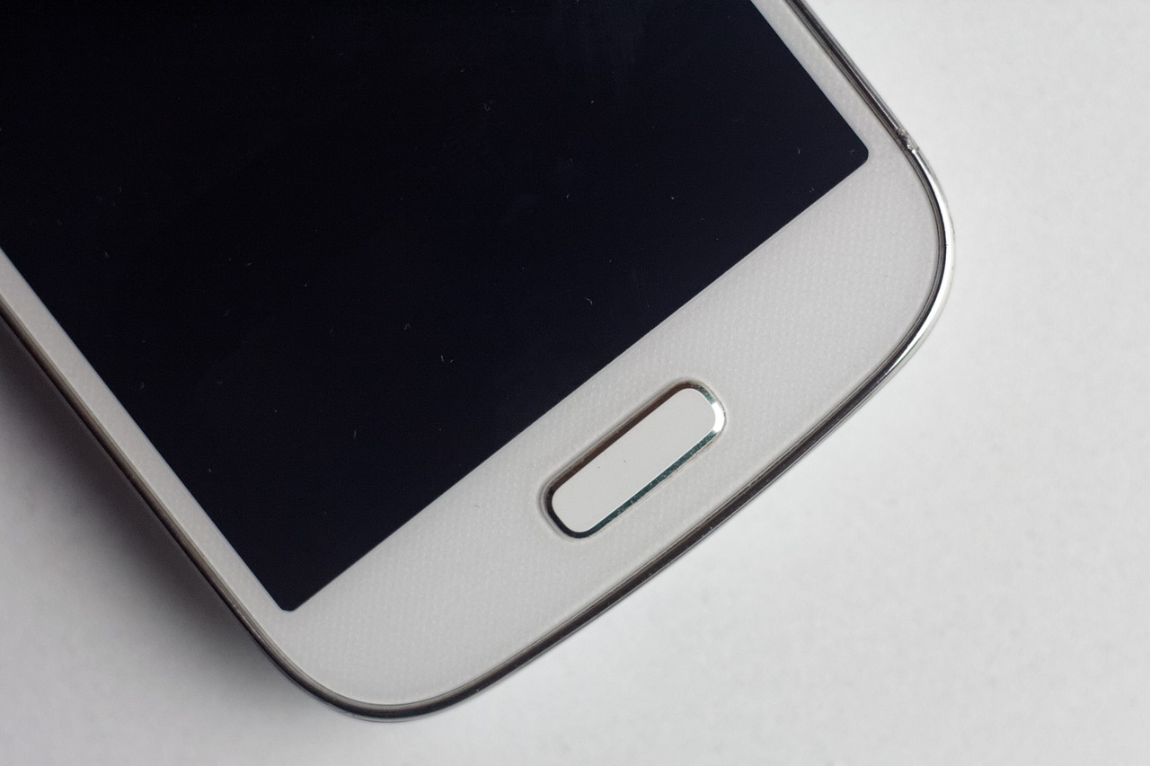 The Environmental Impact of Cell Phone Waste